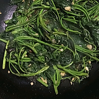 蒜末红薯藤的做法图解7