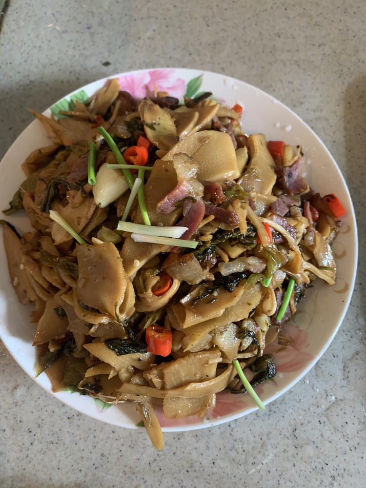 酸笋腊肉的做法