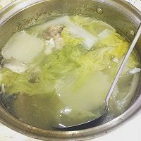 白菜鱼头汤的做法图解3