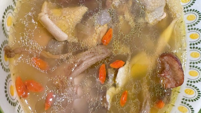 菌菇母鸡汤的做法