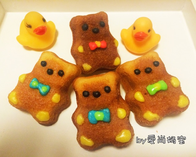 萌小熊玛德琳蛋糕