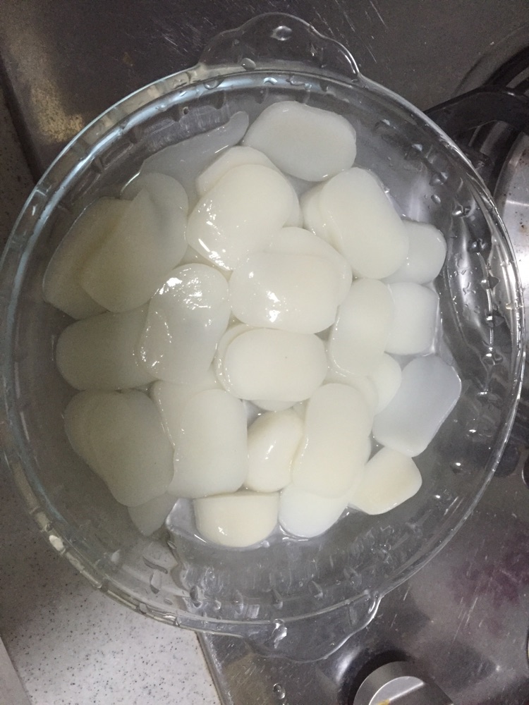咖喱大虾炒年糕的做法图解1