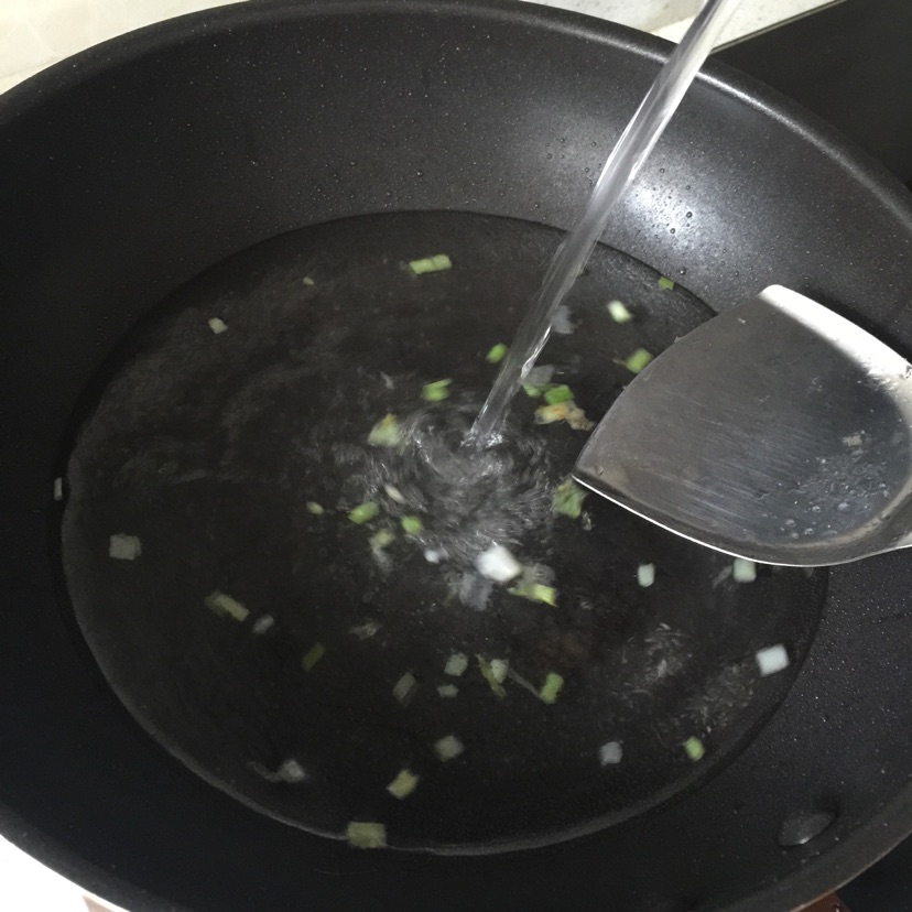 妈妈牌猪肝瘦肉汤米粉的做法图解7