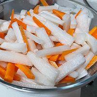 泡萝卜开胃菜的做法图解1