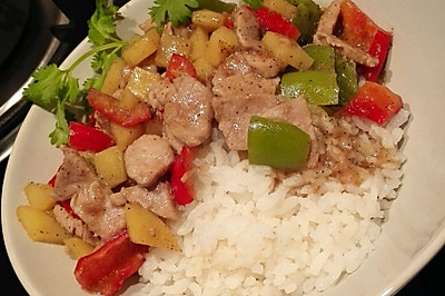 黑椒肉片盖浇饭