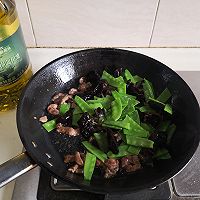 #金龙鱼橄榄油调和油520美食菜谱#木耳荷兰豆炒牛肉的做法图解7