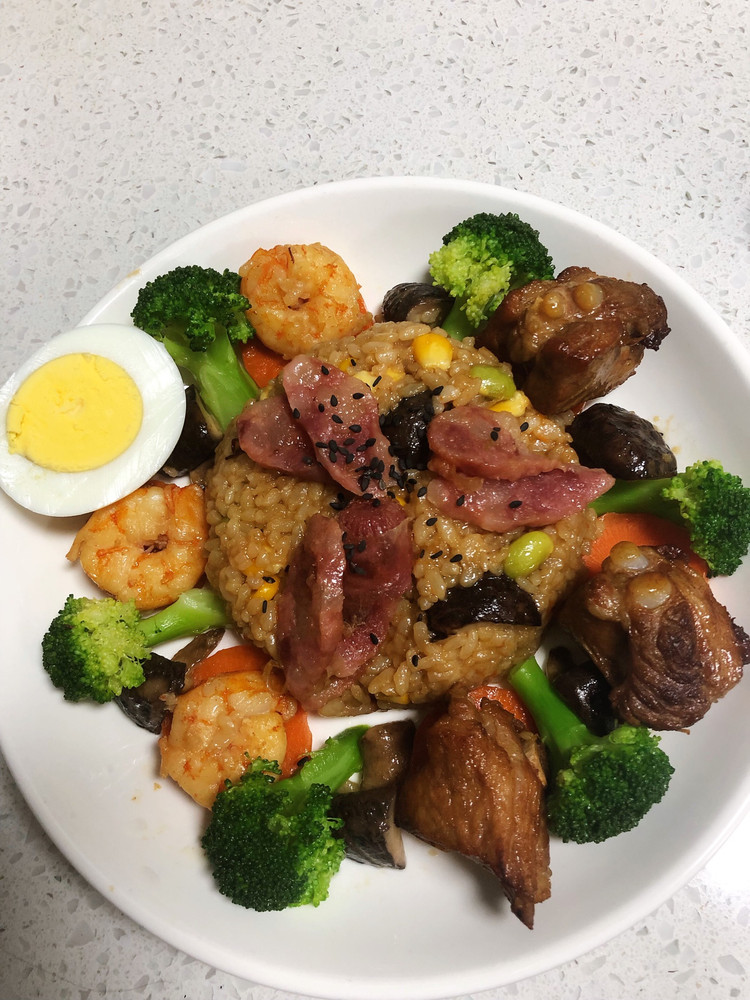 排骨（五花肉）广式香肠焖米饭的做法