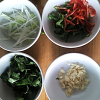 凉拌手撕鸡（家常酸甜麻辣口味）的做法图解2