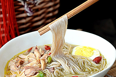 荞麦鸡丝汤面
