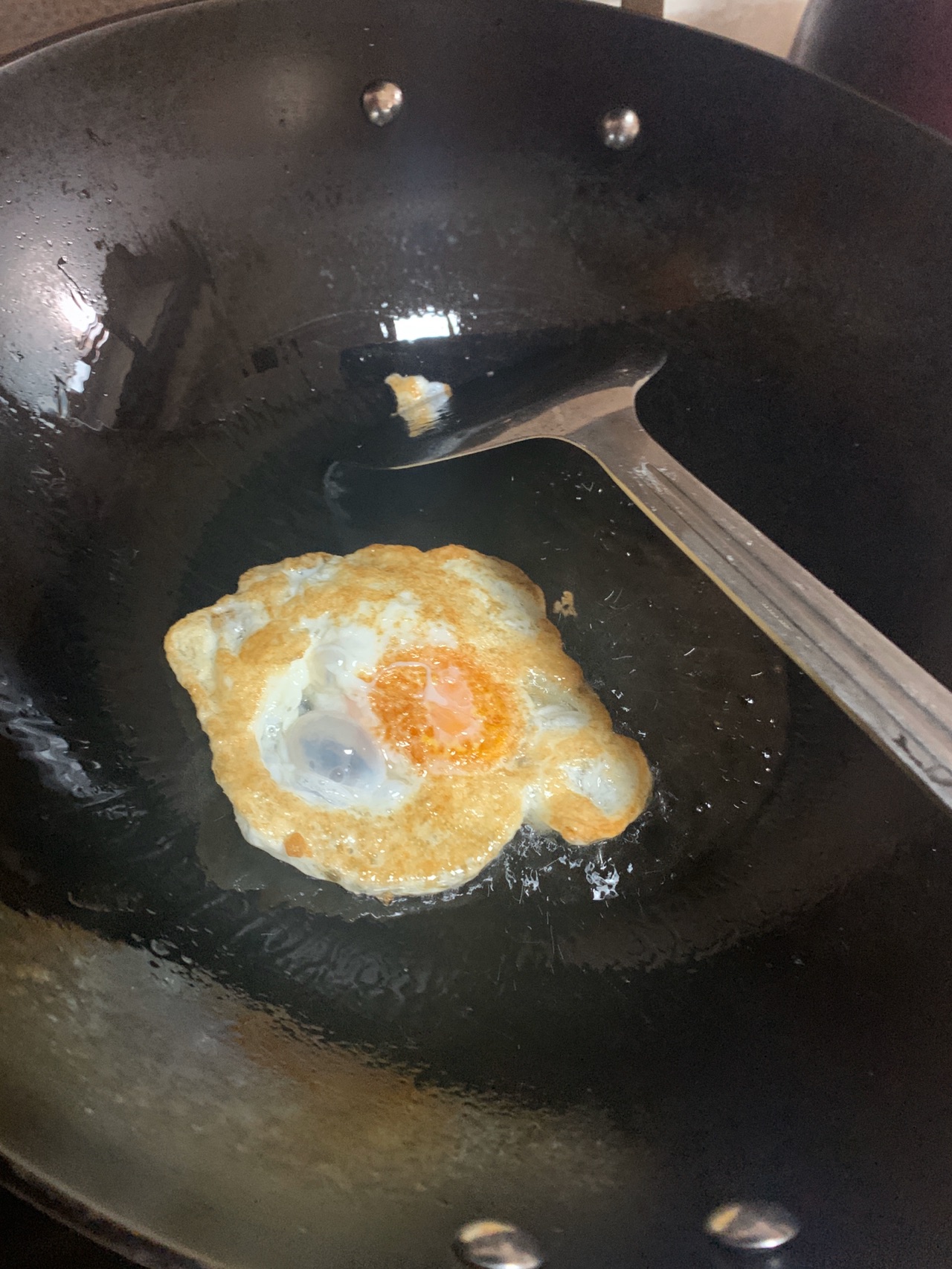 拆骨肉荷包蛋（可以不辣，请备注）Deboned Pork Rib With Fried Eggs (not spicy) – 家湘味移动小饭堂
