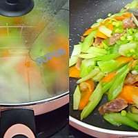 芹菜红萝卜炒虾仁腊肠的做法图解7
