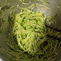 青萝卜丝馅饼的做法图解3