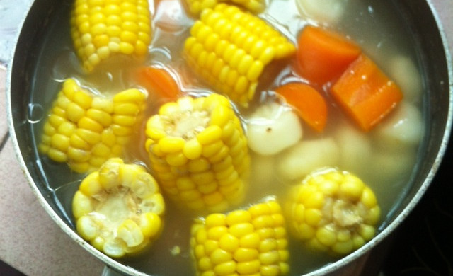 玉米胡萝卜马蹄猪骨汤