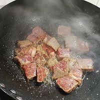 黑椒杏鲍菇牛肉粒的做法图解8