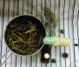 鬼针草奶茶的做法