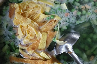 黄瓜鸡蛋豌豆汤