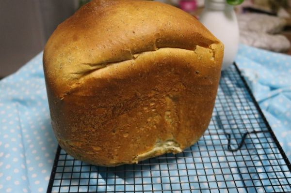 面包机版--黑芝麻淡奶油土司