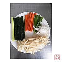 【增肌减脂绝佳】全麦鸡胸肉蔬菜卷的做法图解1