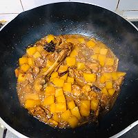 惊艳味蕾的土豆炒鸡腿的做法图解5