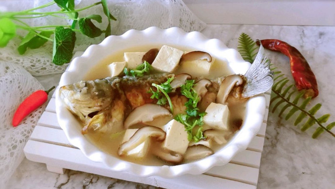 香菇鲫鱼豆腐汤