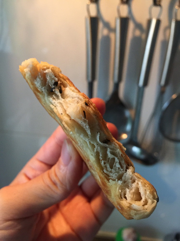 葱香椒盐烧饼的做法