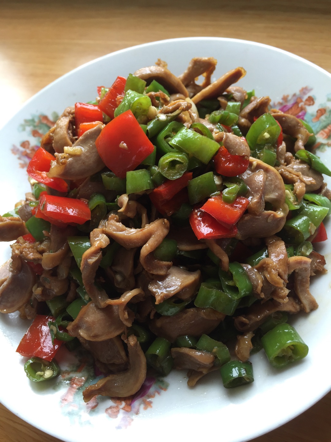 Fried chicken gizzards with hot pepper