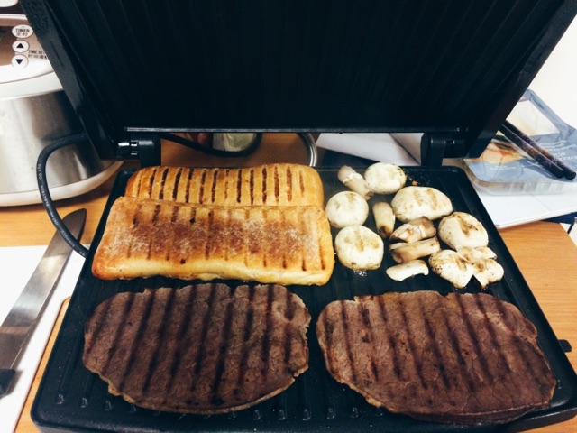 简易牛肉起司帕尼尼的做法图解1
