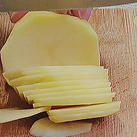 会拉丝的奶油焗土豆#合理膳食 营养健康进家庭#的做法图解2