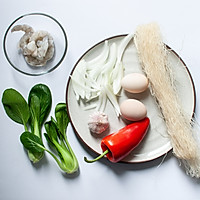 越南鸡蛋虾仁炒米粉、炒粉的做法图解1