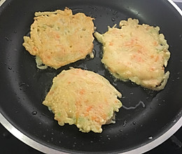 鸡蛋土豆饼的做法