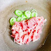 #夏至日，大口吃面#吃上肉丝雪菜小炒河粉的做法图解4