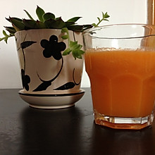 瘦身饮--苹果菠萝胡萝卜汁