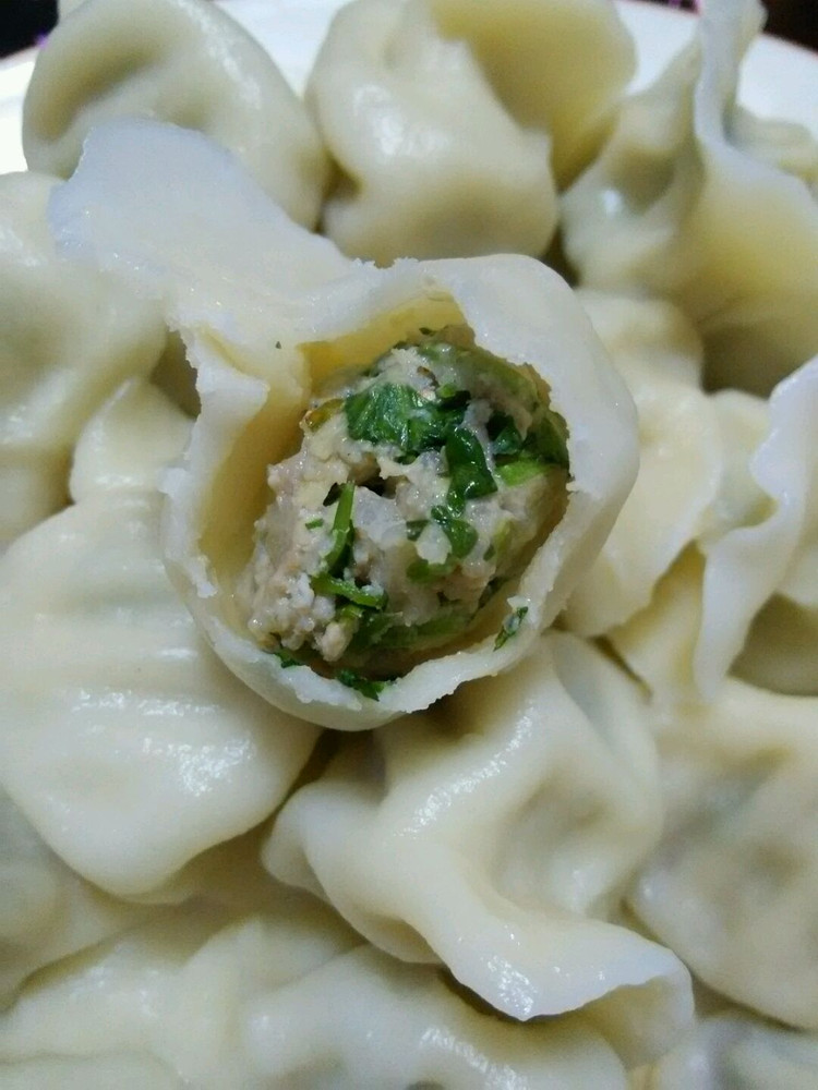 猪肉香菜水饺的做法