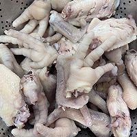 鸡翅鸡爪明虾煲的做法图解2