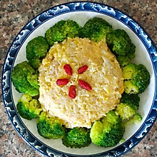 鹰嘴豆泥鸡蛋碎沙拉