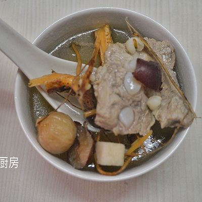 五指毛桃排骨汤｜健脾祛湿