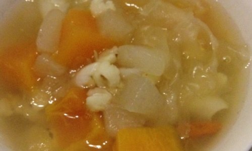 银耳雪梨木瓜营养汤的做法
