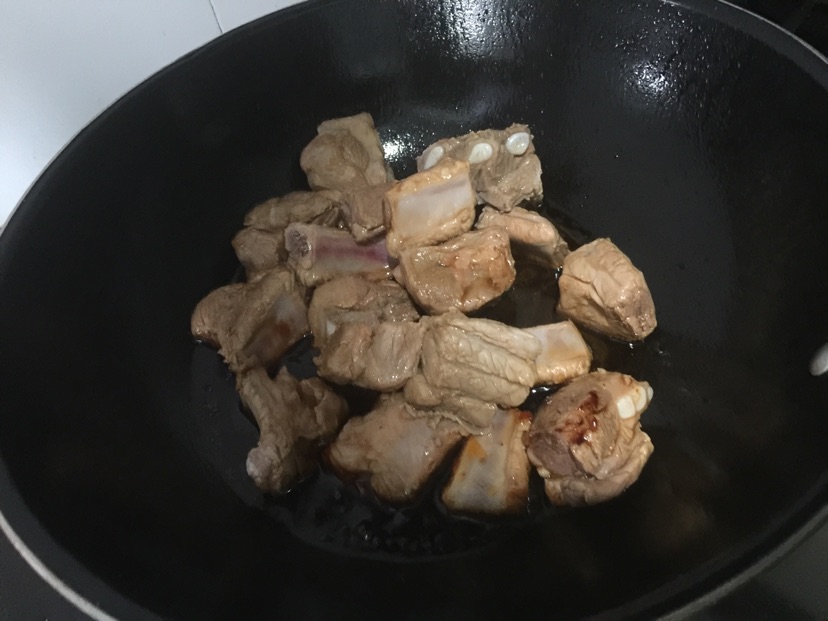 番茄糖醋排骨土豆的做法图解7