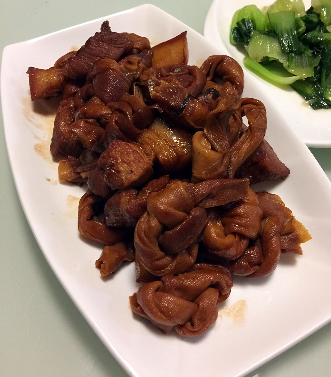 大厨教你江苏传统名菜百叶结烧肉批量做法，肥而不腻，绵软适口 - 哔哩哔哩