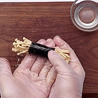 尝鲜版 海苔金针菇卷的做法图解2
