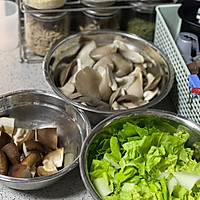 白菜炖豆腐的做法图解1
