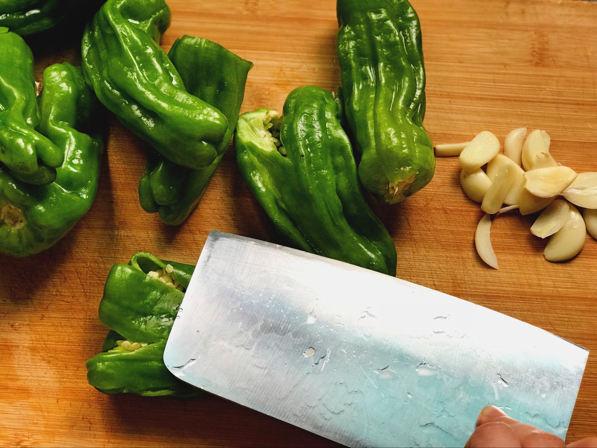 虎皮青椒怎么做_虎皮青椒的做法_蓝纹乳酪_豆果美食