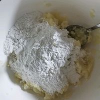 外酥里糯土豆棒的做法图解2