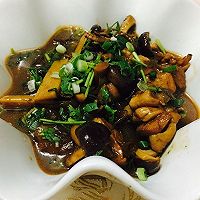 香菇粉皮炖鸡腿的做法图解11