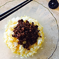 松茸卤肉香肠蛋炒饭的做法图解2