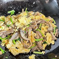 #来诺辉京东 解锁“胃”来资产#平菇炒鸡蛋的做法图解7