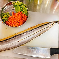 黄金鳗鱼蛋炒饭 鲜掉眉毛的饭的做法图解1