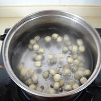 莲子龟苓膏的做法图解2