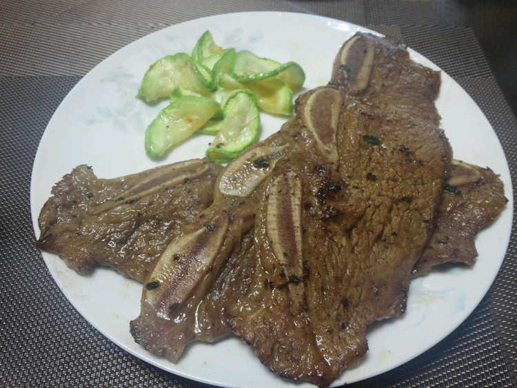 香煎T骨牛排的做法