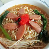 火腿西红柿汤面的做法图解2